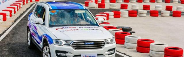Lyft is getting into the robotaxi game with a big Chinese company