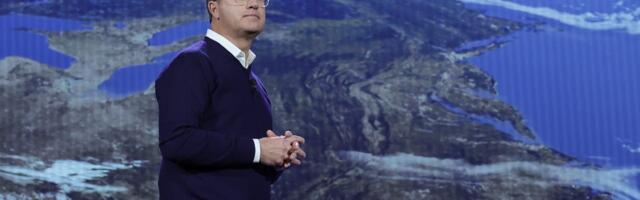 Doug McMillon shares his final reading list as Walmart CEO, with topics from AI to basketball to China