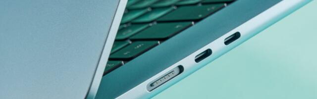 Apple Might Announce Colorful, Low-Cost MacBook on March 4