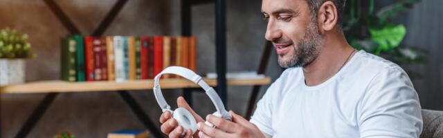 What To Consider Before Buying Used Headphones (Especially If You're Health Conscious)