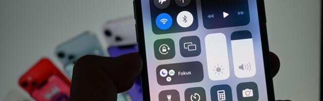 What Is The Difference Between Night Shift And Dark Mode On iPhone?