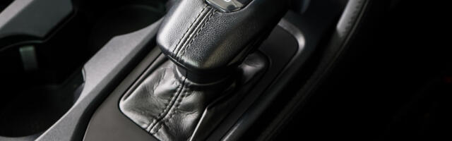 Who Invented The Automatic Transmission & Which Car Was The First To Use It?