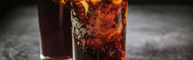 Woman hospitalized with pain and vomiting—diet soda cured her