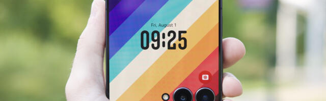 The Samsung Galaxy Z Flip 7 is still at its record-low price
