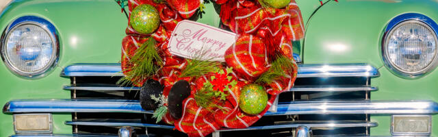 Should You Put Holiday Decorations On Your Car's Grille? Should You Put Holiday Decorations On Your Car's Grille?