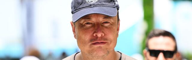 Elon Musk says he’ll step down as Twitter CEO. But he’s not going anywhere.