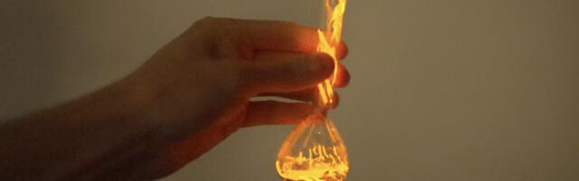 Watch a Mad Scientist YouTuber Make Lightning in a Bottle From Mercury and Neon