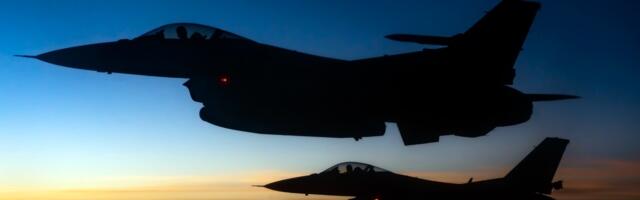 What's The Difference Between US F-16 & Swedish Gripen Jet Fighters?