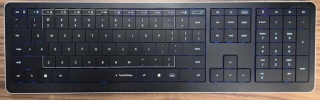 Clevetura CLVX 1 Wireless Keyboard Review: Touch on Keys