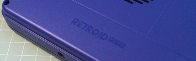 The Retroid Pocket Mini is back, minus the unfixable screen issues