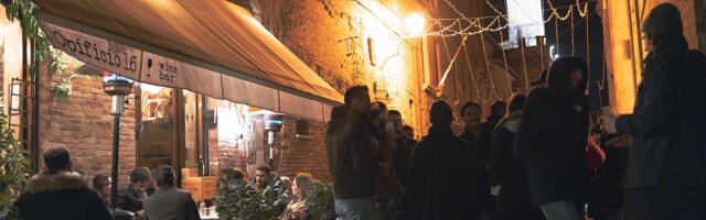 Want to work from an Italian wine bar? Startups are paying their teams to
