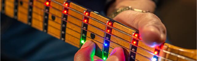 Master the guitar with the help of an LED chord learning system