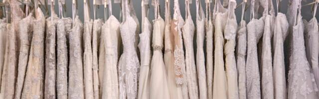 I worked at a bridal salon for 7 years. Here are 6 big mistakes I saw brides make when buying a wedding dress.