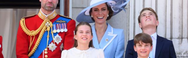 22 candid photos of Prince William, Kate Middleton, and their children over the years