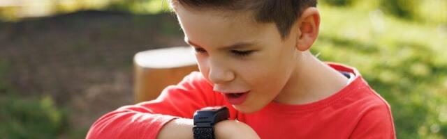 PanPan Kids Smartwatch, parent-controlled wearable, reviewed