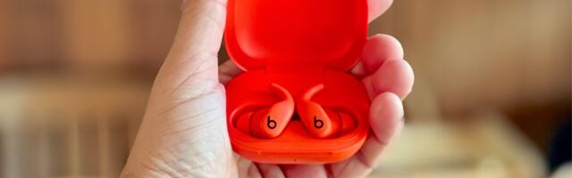 Review: The Beats Powerbeats Fit are mid-range buds unconvincingly disguised as high-end buds