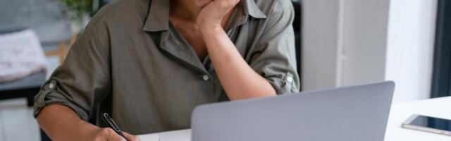 People who keep a paper notepad with them aren’t being old-fashioned — they’ve discovered that some thoughts only become real once your hand has moved across a page