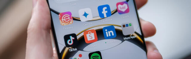 Why are we still fighting smartphone bloatware in 2025?
