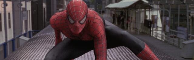 Get an Extremely Close-Up Look at Tobey Maguire’s Spider-Man Costume