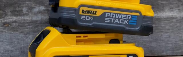 These Are 5 Of The Lightest DeWalt Power Tool Batteries