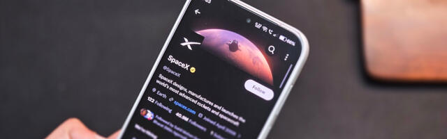 Elon Musk denies reports of SpaceX building a handheld AI device