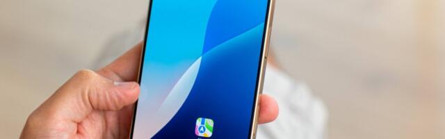Google CEO hopes Gemini will be built-in on iOS 19