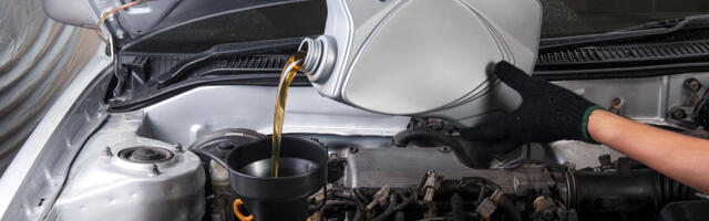 This Is The Best Time Of The Week To Get An Oil Change, According To Experts