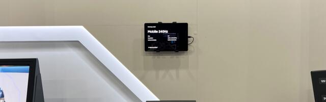Samsung Unveils World's First OLED Display With Built-In Fingerprint and Blood Pressure Sensing