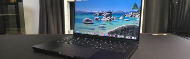 The latest macOS dev beta can turn your MacBook screen into a workable ring light