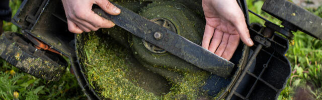 The Right Way To Clean Your Lawn Mower Blades Before You Sharpen Them