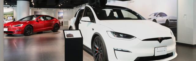 Elon Musk says Tesla only has 'a few hundred' Model S and X in stock as the vehicles near end of life cycle