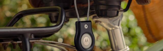 Moto’s new tracking tag comes with a healthy battery boost
