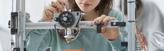 5 Clever 3D Printer Projects To Upgrade Your Home Office