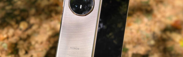 I love book-style foldables, and they’ve ruined slab phones for me