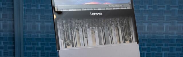 This ThinkPad laptop concept has a rollable display that wraps around its lid