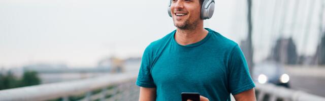 7 subtle signs a man has quiet wealth, even if he drives an ordinary car