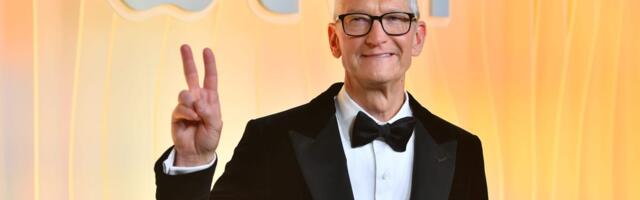 Apple CEO Tim Cook is stepping down