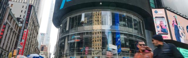 Wall Street stocks slide as tech jitters return