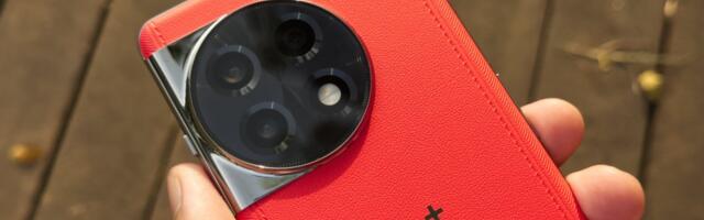 OnePlus 11R Solar Red hands-on