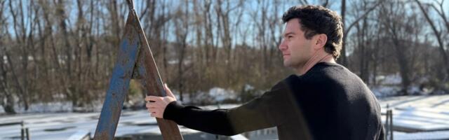 I'm a CEO who takes a 3-day silent retreat every year. I book an Airbnb, cover the clocks, and let my mind wander — it's changed my life.