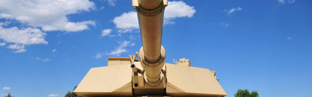 The Reason Why Some Modern Tanks Still Rely On Humans To Load Their Main Turret Guns