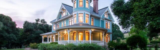 Photos: Northern Calif. mansion featured in HBO series hits auction block
