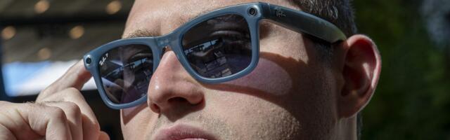 Is That Guy Filming You With His Glasses?