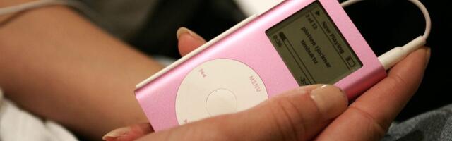 AI anxiety is driving Gen Z to CDs, DVDs, and Nintendo DS games — I went to see what old tech costs now