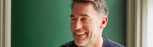 A nutritionist eats 100 grams of protein a day. This simple snacking formula helps him hit his goal.