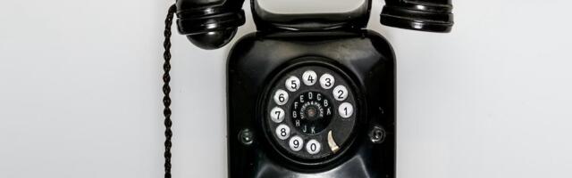 President Trump’s iPhone is becoming a problem for officials