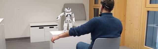 Robot coaches are reading brain signals to support stroke rehabilitation