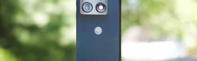 The Motorola Razr Fold shouldn’t matter, but I can’t put it down
