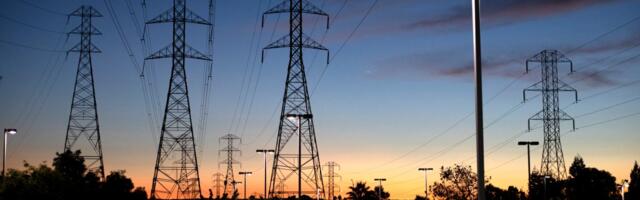 PG&E average monthly bills are set to top $300 for the first time