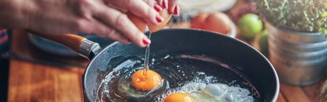 These 4 Foods Cause Big Problems for Cast-Iron Cookware